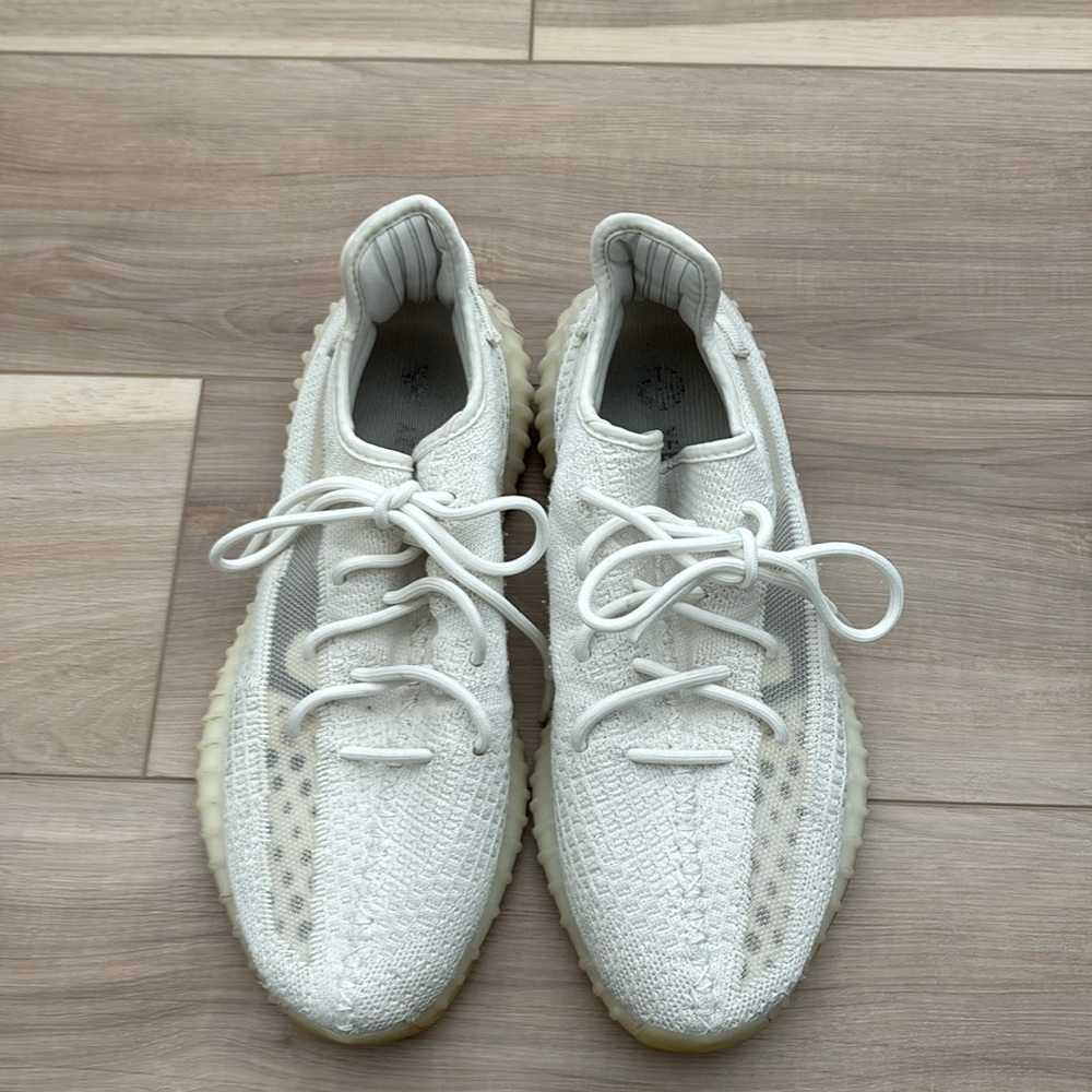 Men’s Yeezy size 11